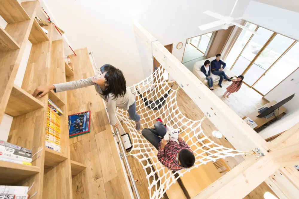 空中ライブラリー！お子様が喜ぶアスレチックな平屋